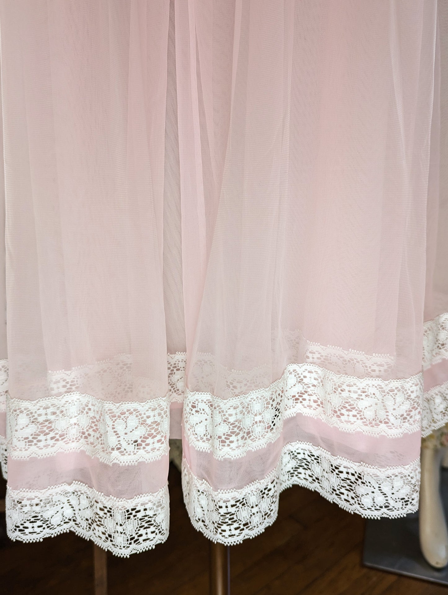 1960s/1970s Pink 🩷 2 piece Peignoir Robe Nightgown Set NWT